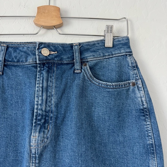 GAP Denim Skirt with Front Slit Size 8/29 - Picture 2 of 7